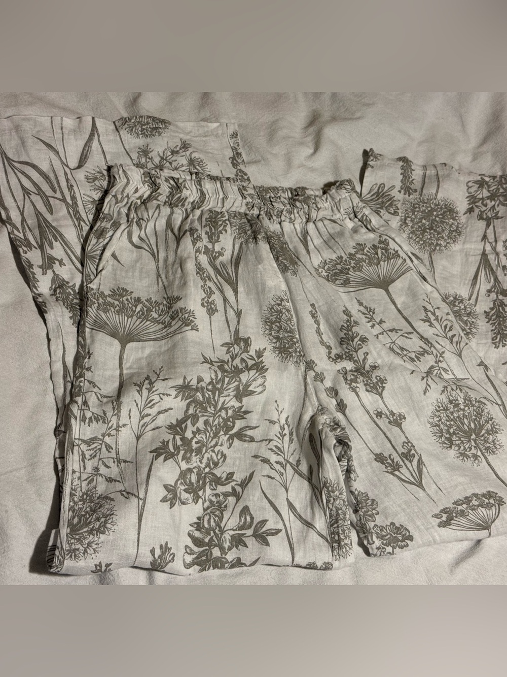 Laura Bianchi Floral 100% Linen Pants - Neutral Botanical Print